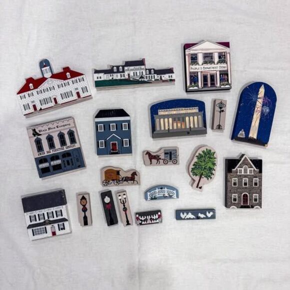 Lot The Cats Meow Shelf Sitters Collectibles Vintage Wooden Homes & Accessories - Picture 1 of 2